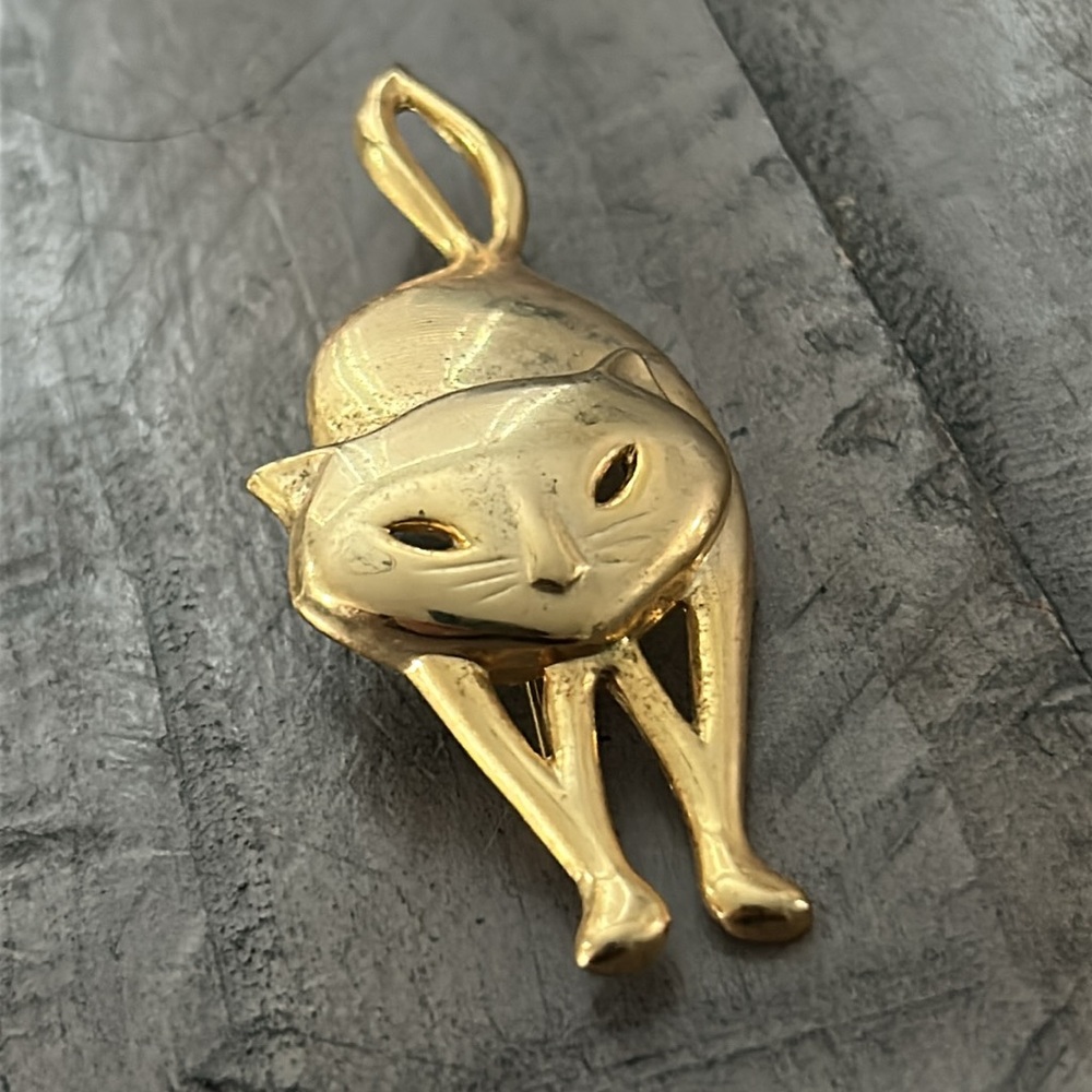 Vintage Gold Cat Pin Brooch Simple Design Fashion Fun - Picture 2 of 6